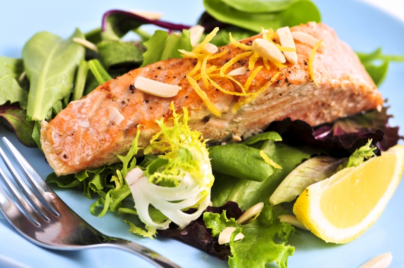 390966-salad-with-grilled-salmon